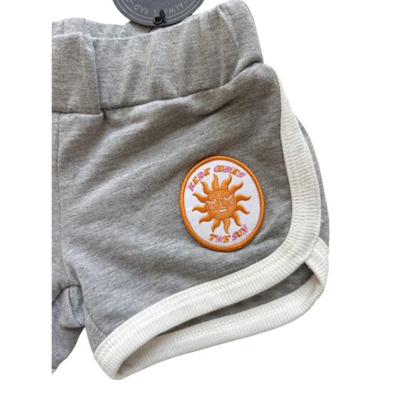 NWT Tiny Whales Here Comes The Sun Shorts Size 18-24m - Picture 2 of 3